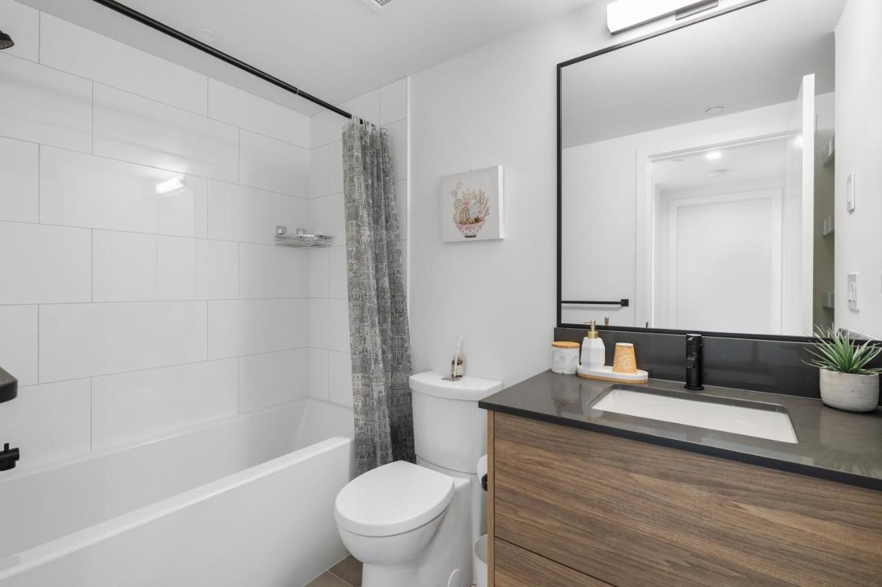 Brand New Luxury Downtown Near The Beach #13 ケロウナ エクステリア 写真