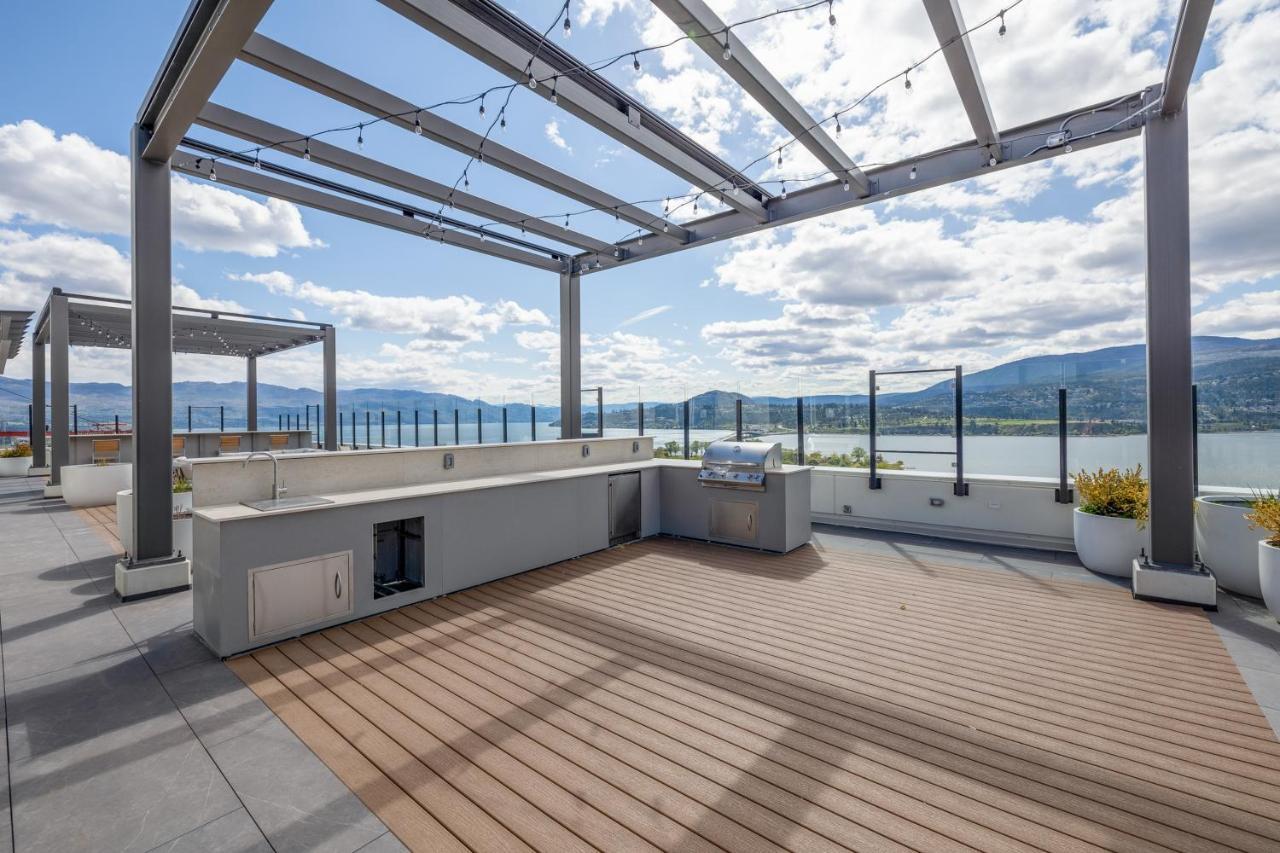 Brand New Luxury Downtown Near The Beach #13 ケロウナ エクステリア 写真